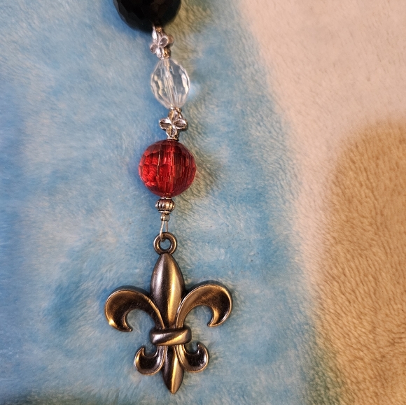 Fleur-de-lis Glass Bead Bag Charm - Picture 5 of 7